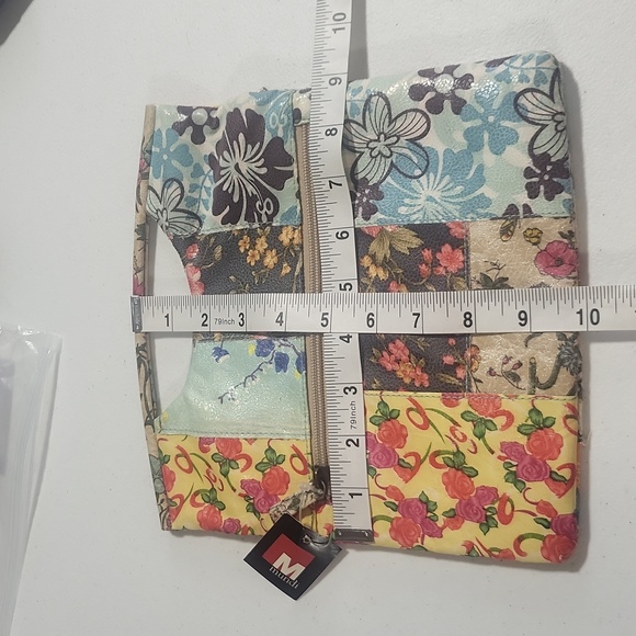 MUNDI Multicolored Floral Handle Bar Clutch - Picture 12 of 12